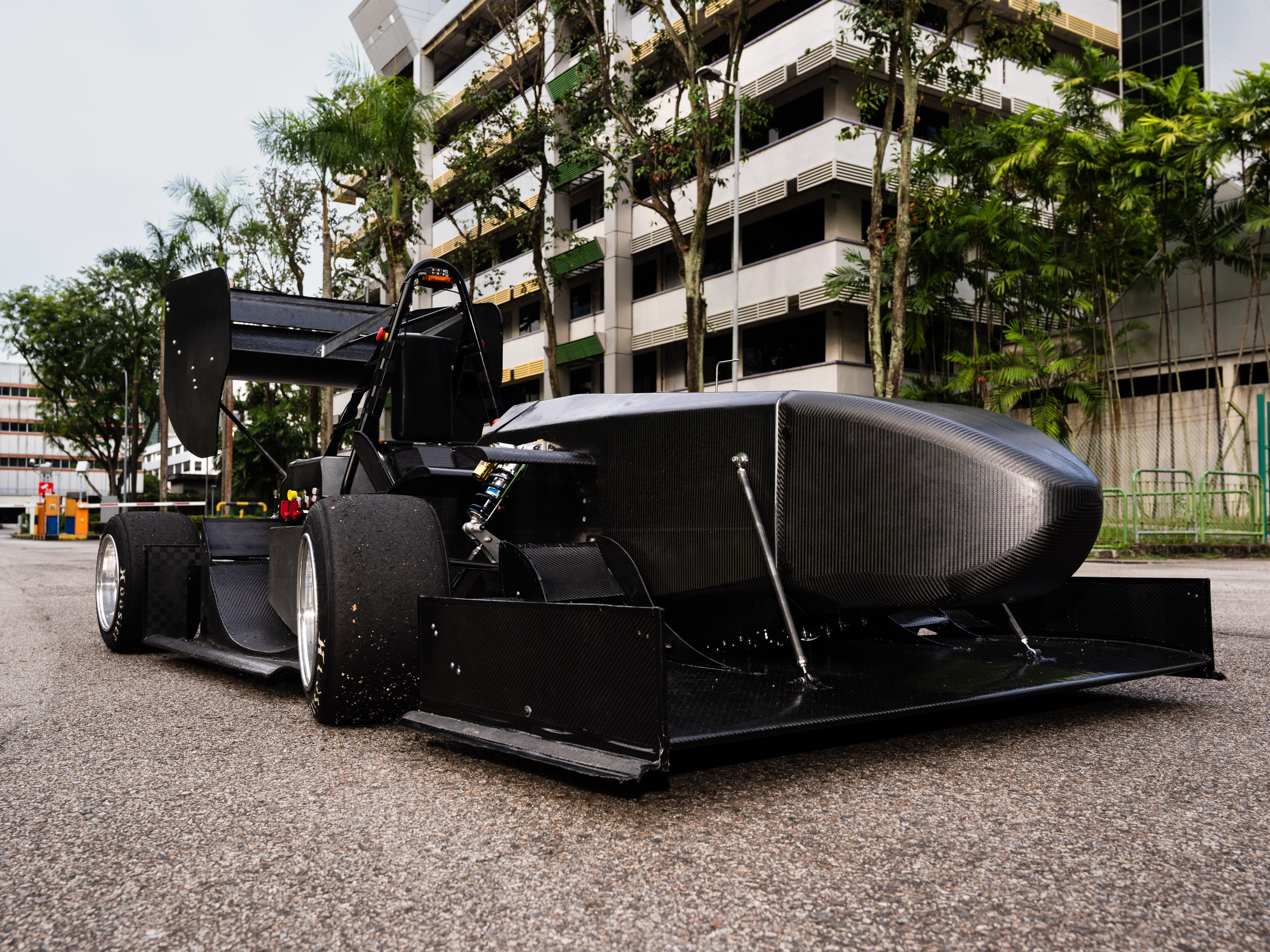 NUS Formula SAE R26e Race Car - Image 2